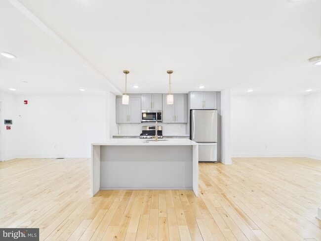 Building Photo - 2646 Manton St