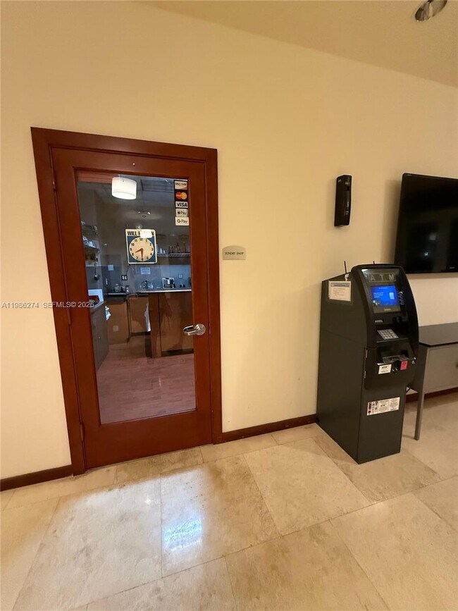 Building Photo - 2475 Brickell Ave