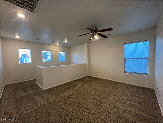 Building Photo - 523 Primrose Hill Ave