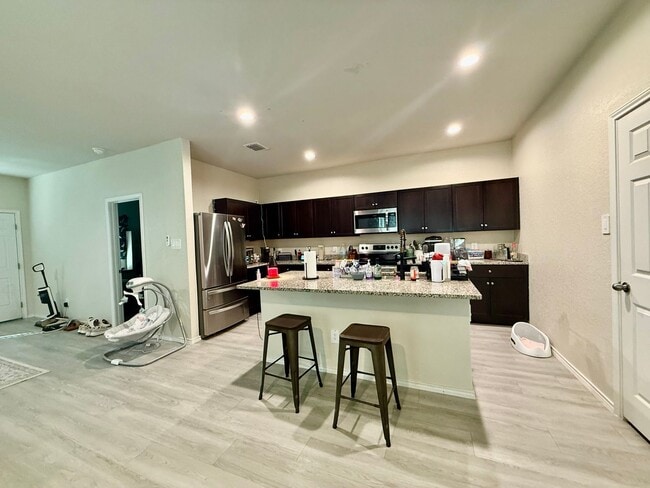 Building Photo - Beautiful 3 bedroom single story home in St Hedwig