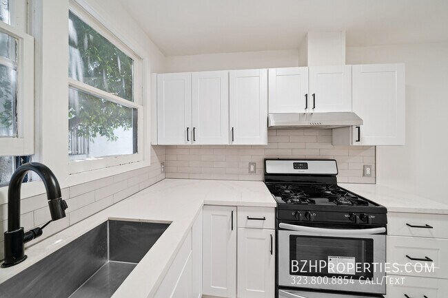 Building Photo - 1136 S Sherbourne Dr
