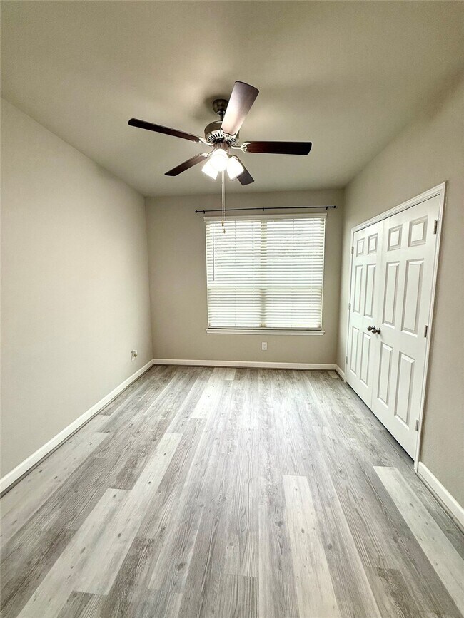 Building Photo - 141 Eliana Shores Dr