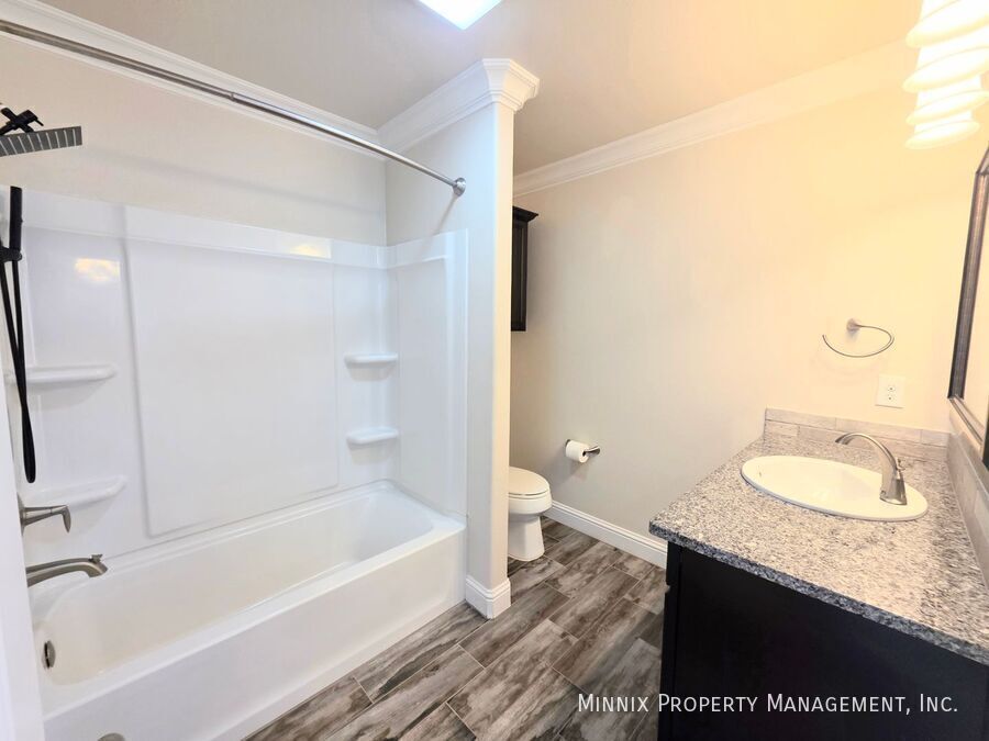 Building Photo - 9411 Sagebrush Ave