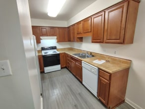 Building Photo - 600 Reusens Rd