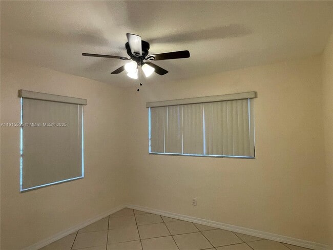 Building Photo - 5805 Moseley St