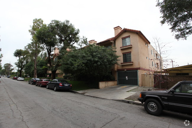Sandia Crest Apartments - A & J Investments