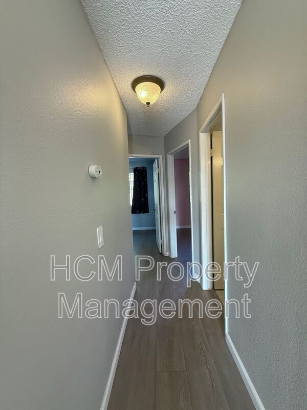 Building Photo - 20975 Eagles Glen