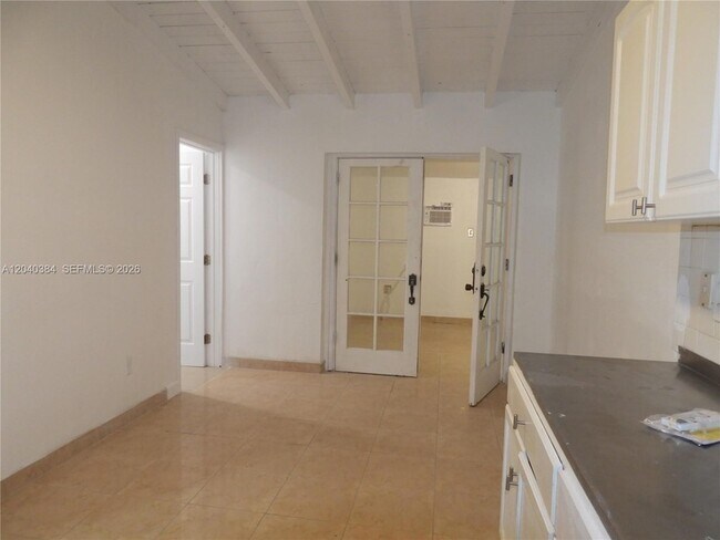 Building Photo - 1572 NE 149th St