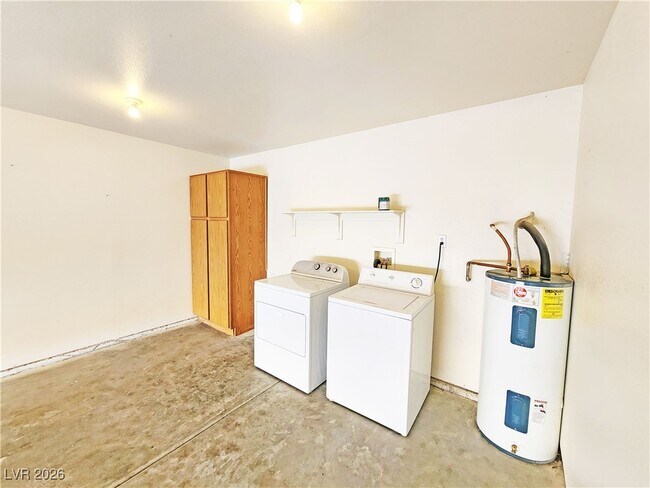 Building Photo - 1850 Pershing Ave