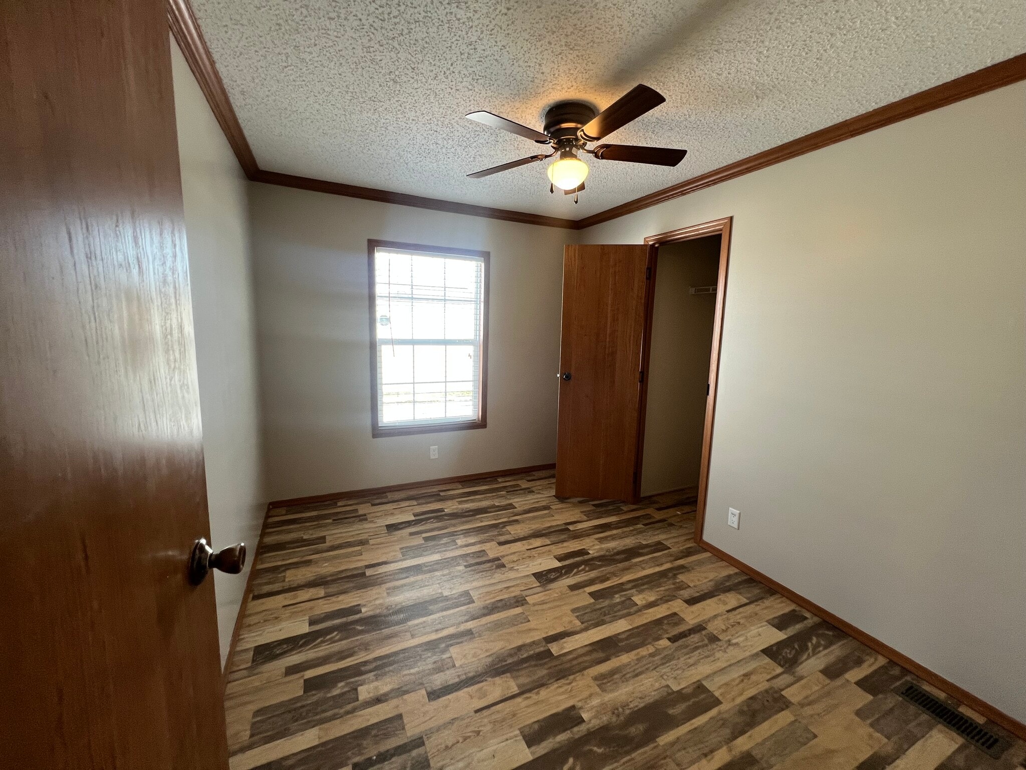 Building Photo - 143 Smokey Hill River Ct