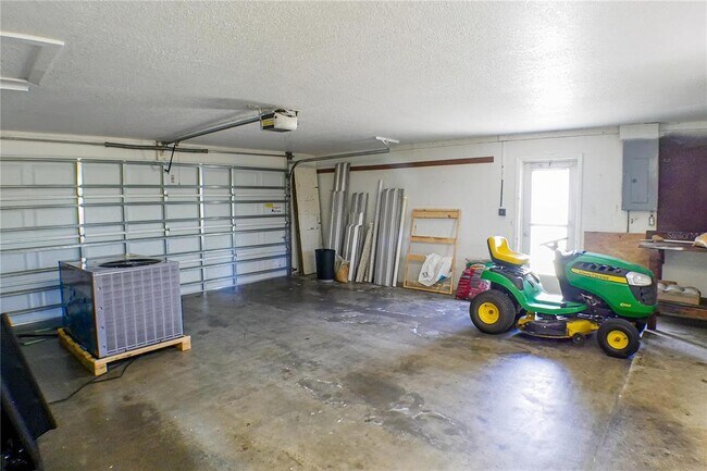 Building Photo - 644 Bonita Ct