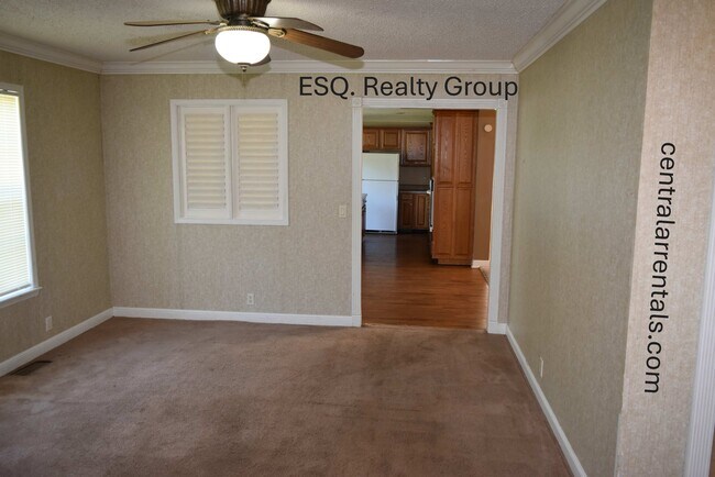 Building Photo - 16801 Cornfield Dr