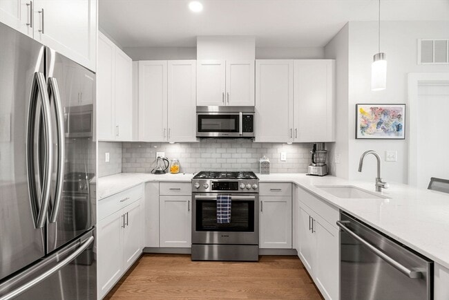 Building Photo - 65 Washington St