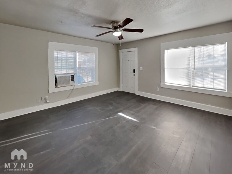 Building Photo - 2208 Avenue U A Ave