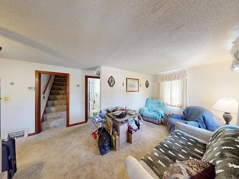 Building Photo - 430 Ulstad Ave