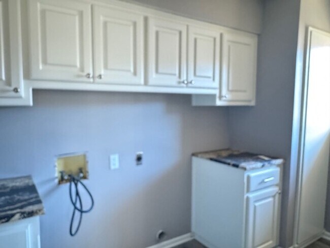 Building Photo - 2007 Seabiscuit