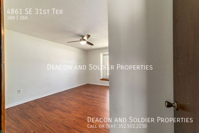 Building Photo - 4861 SE 31st Terrace