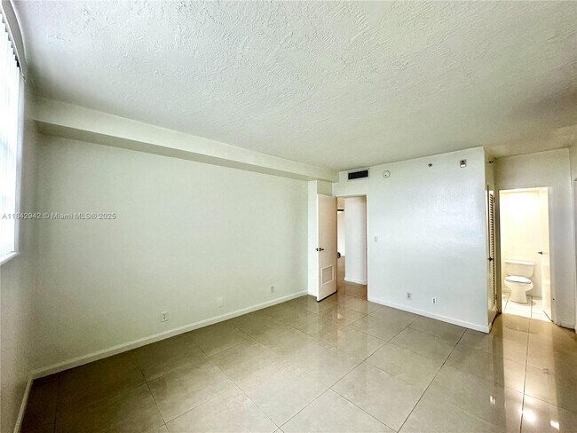 Building Photo - 3000 S Ocean Dr