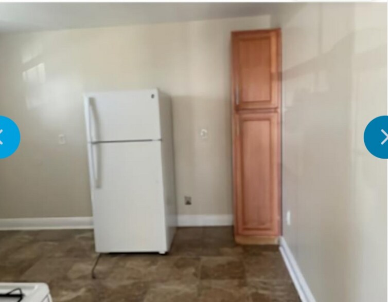 Building Photo - 8003 W Laverne St