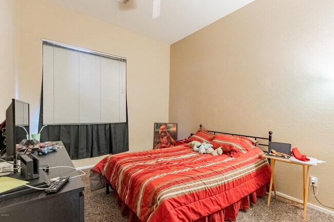 Building Photo - 35414 N 32nd Dr