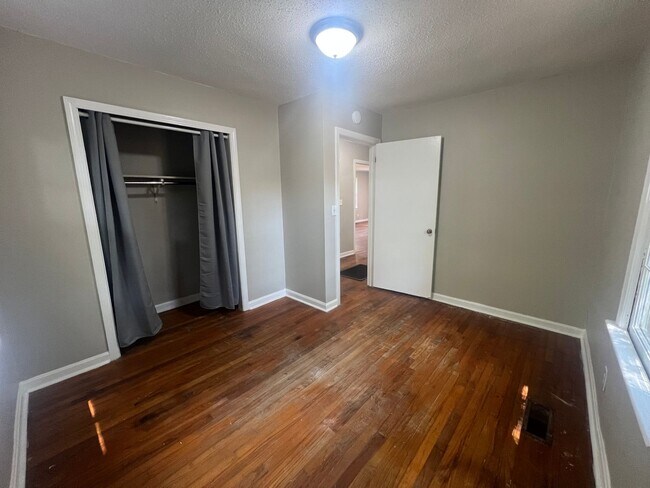 Building Photo - 3127 2nd Ave