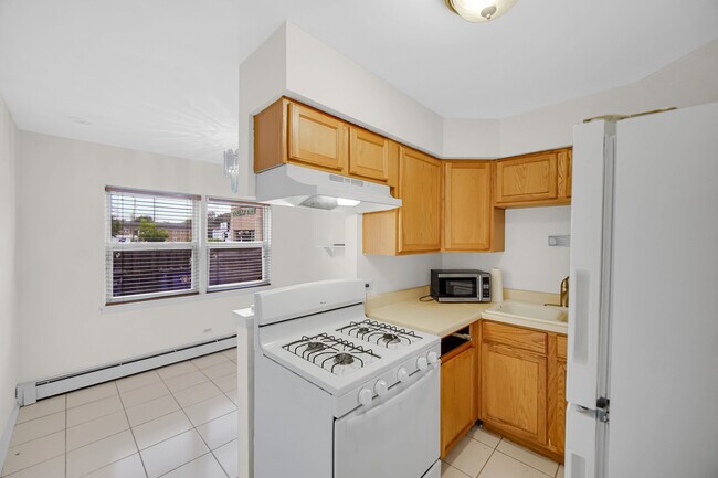 Building Photo - 2342 W 111th St