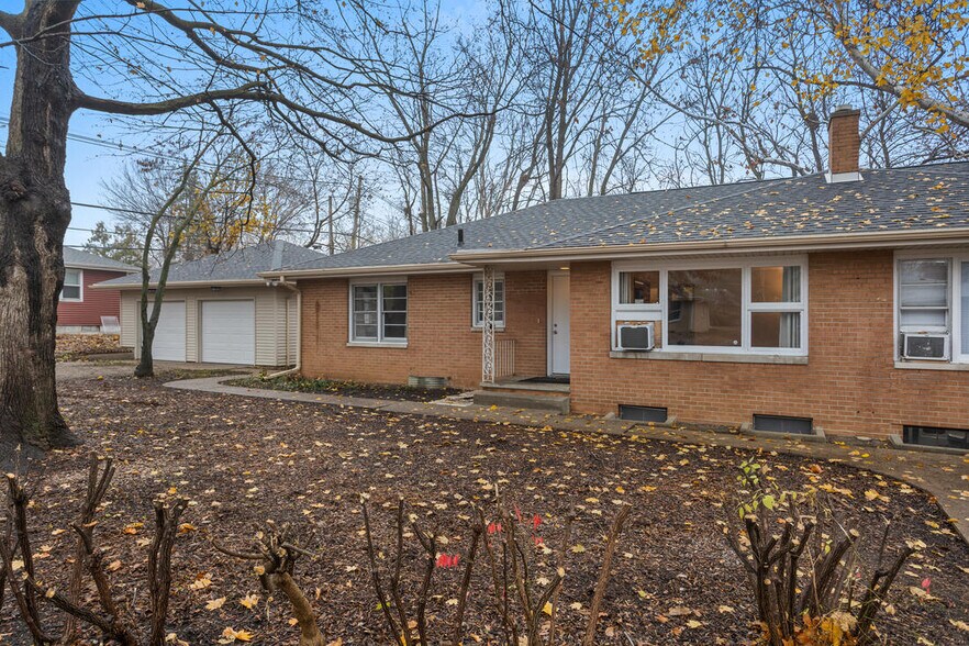 Building Photo - 1320 Alms Dr