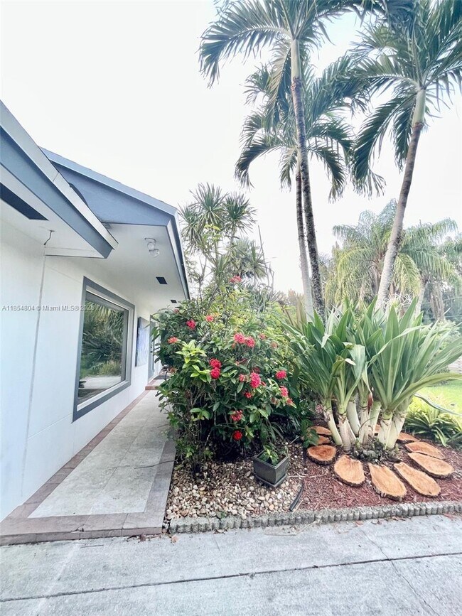 Building Photo - 4301 SW 101st Ave