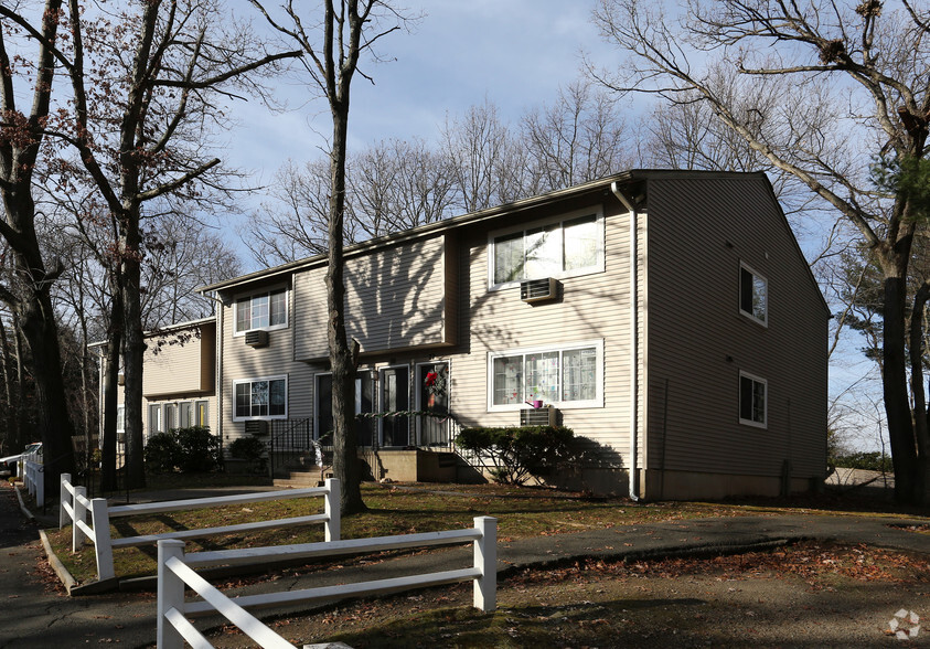 Primary Photo - Bunker Hill