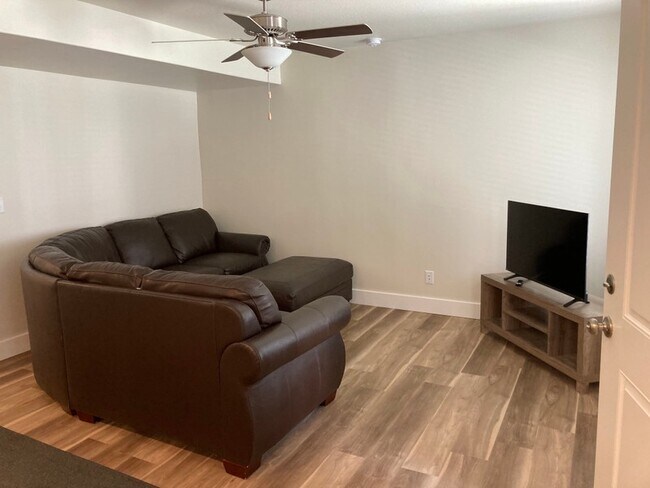 Building Photo - 2025 N 380 E