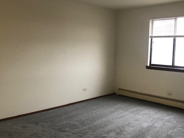 Building Photo - 9429 S Kenton Ave