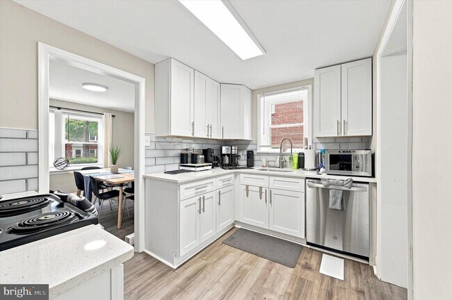 Building Photo - 219 Crosshill Rd