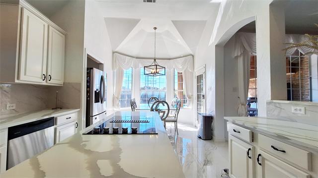 Building Photo - 4304 Rock Springs Dr