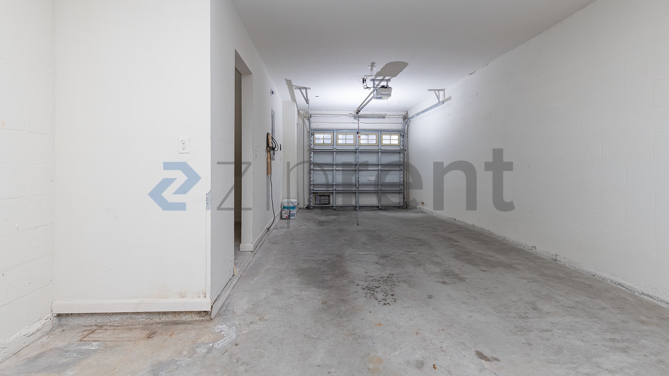 Building Photo - Unit