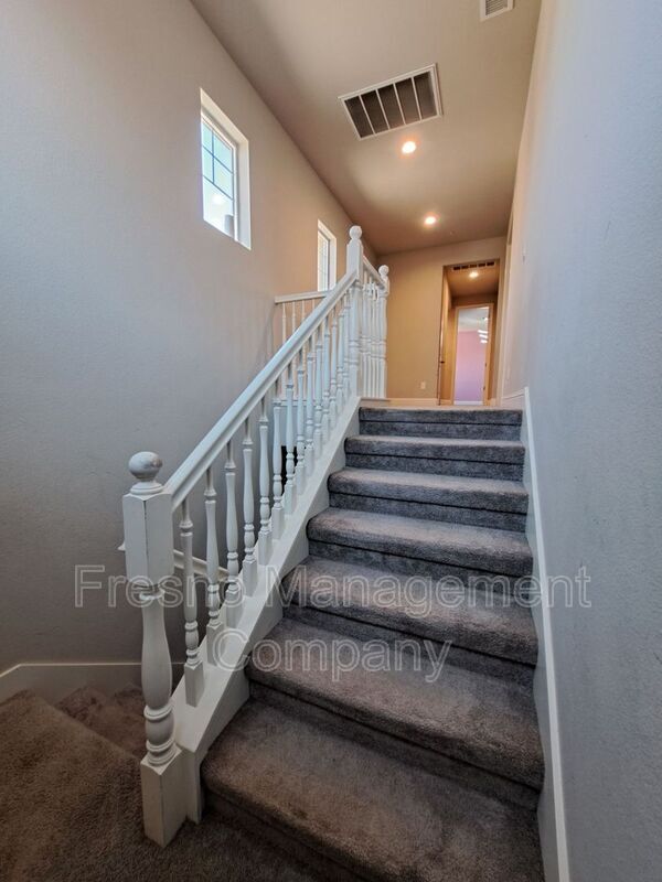 Building Photo - 4266 Sierra Madre Ave