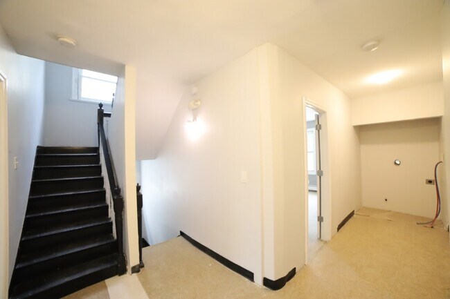 Building Photo - 223 Fairmount Ave