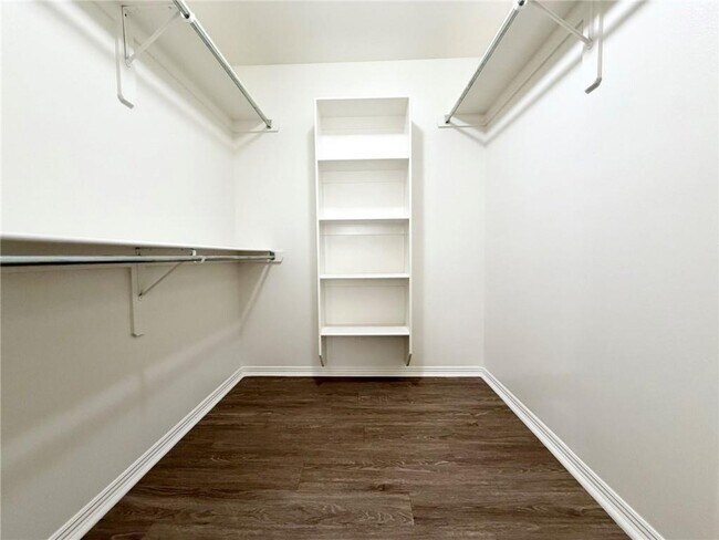 Building Photo - 2912 S D Pl