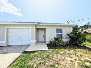 Building Photo - Great 3-bedrooms, 2 baths duplex with new ...