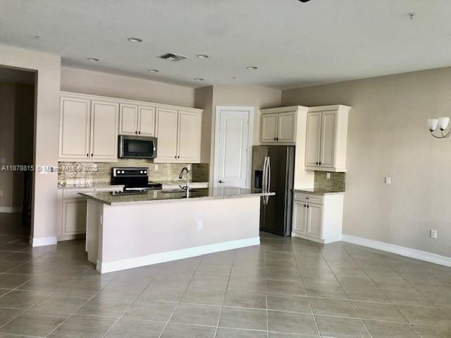 Building Photo - 1415 SW 113th Ave