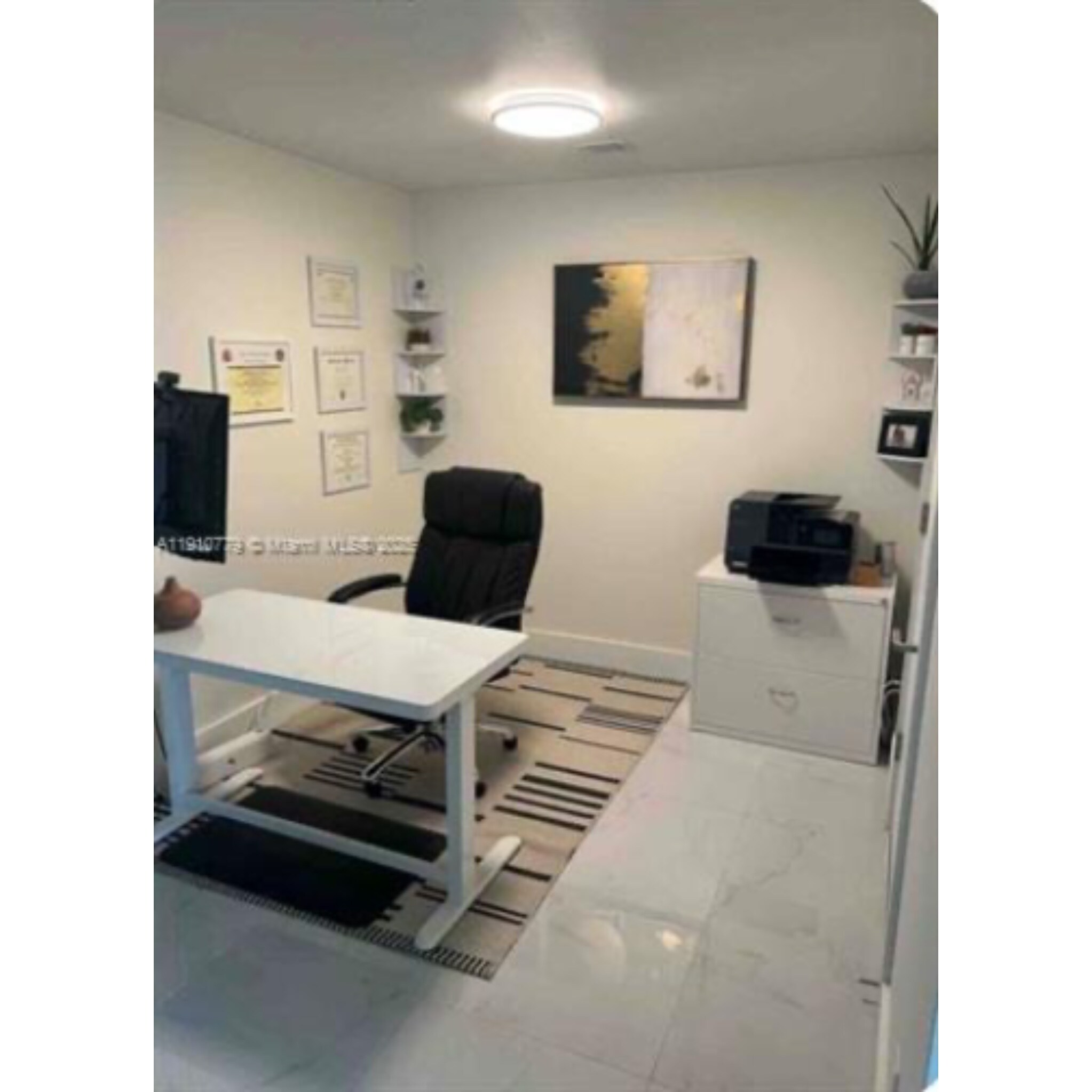 Building Photo - 501 NE 31st St