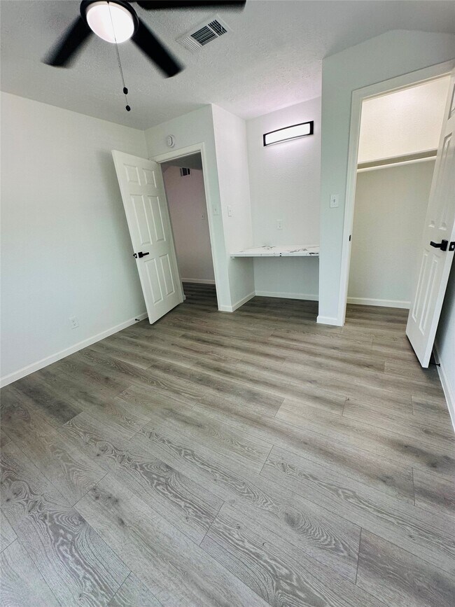 Building Photo - 7131 Carvel Ln