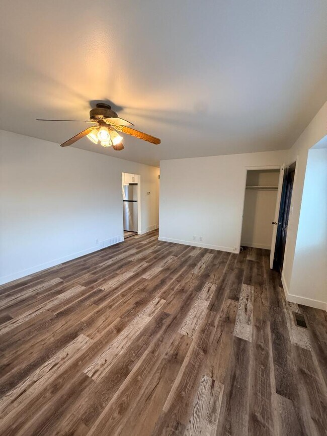 Building Photo - 633 S 1500 E