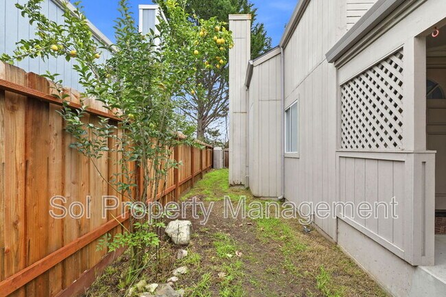 Building Photo - 1638 Schooner Ct