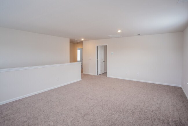 Building Photo - Inviting 5-Bedroom in Conway