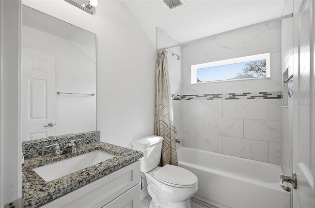 Building Photo - 4 Lynton Pl