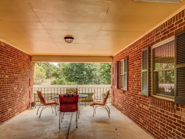 Building Photo - 2 Bed / 2 Bath Condo On Riverside!