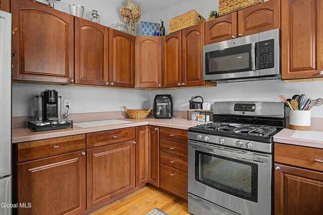 Building Photo - 8 Furlong St