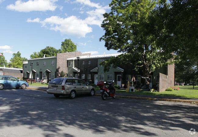 Building Photo - La Rose Gardens