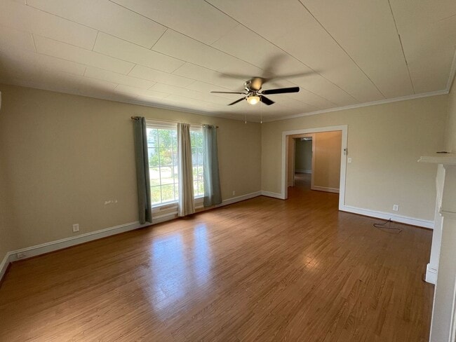 Building Photo - 107 Abernathy St