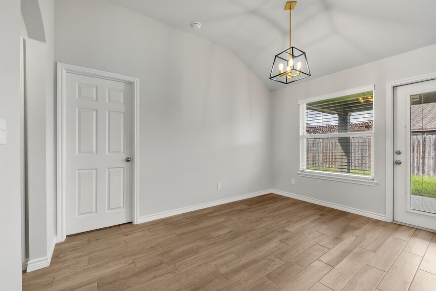 Building Photo - 7714 Pruet Dr